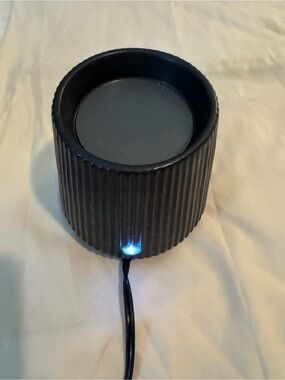 Black Ribbed Wall Plug-In Oil/Wax Diffuser  w/Base, LED Light, ETL
